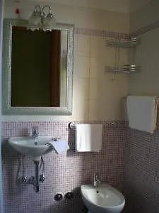 Millerose Hotel *