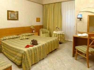 Hotel Dei Mille 3*