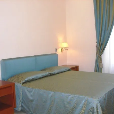 Crosti Hotel