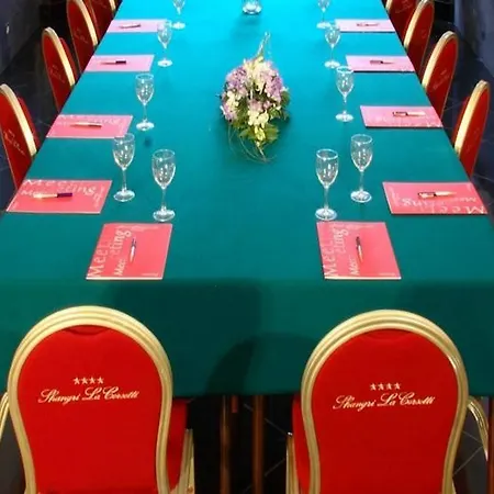 Hotel Shangri-la By Omnia 4*