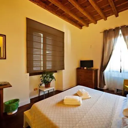 Suburbe Bed & Breakfast
