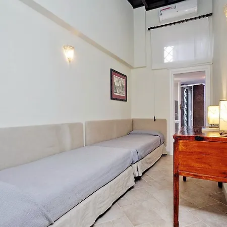 Apartamento Trevi Vicolo Scanderbeg Roma