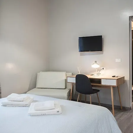 산티 쿠아트로 알 콜로세오 B&B 2*