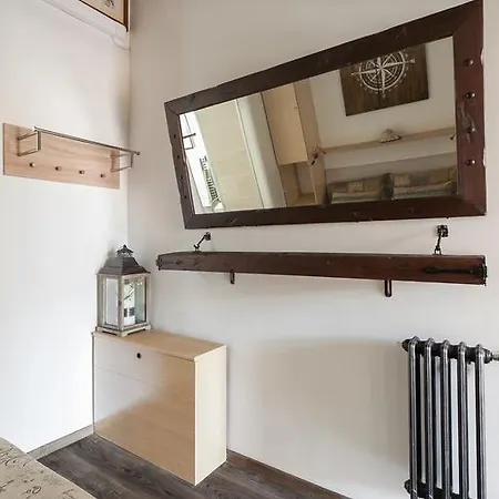 House Borgo Pio 195 * Rome