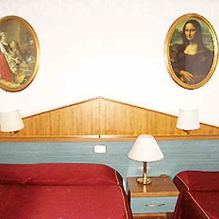 Aurelius Art Gallery Hotel 3*