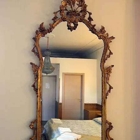 Sonnino Guest house 2*