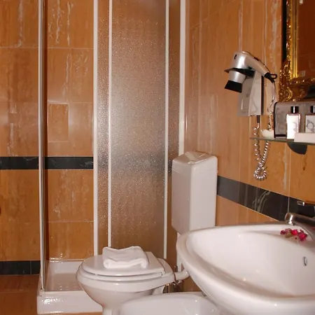 Caravaggio Hotel 3*