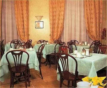 Dina Hotel 3*
