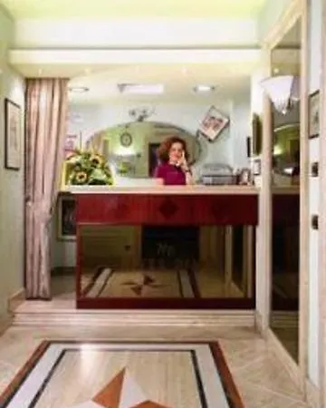 Dina Hotel 3*