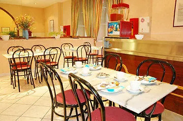 Hotel Clarin 2*