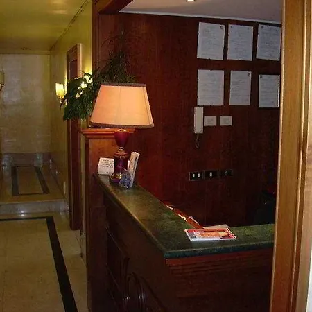 Otel Max 3*