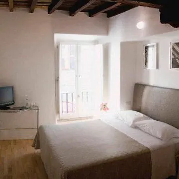 Hotel Palazzetto Degli Artisti Suites 4*