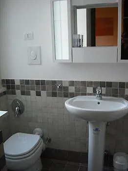 Kiara Hotel 2*