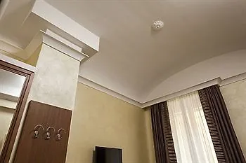 Jfk House Hotel 2*