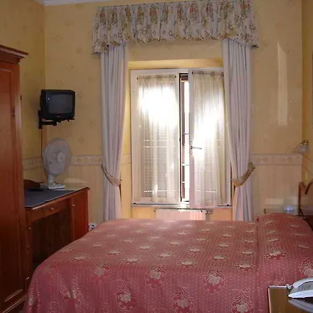 Milo Otel 3*
