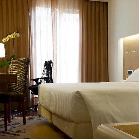 Hilton Garden Claridge 4*