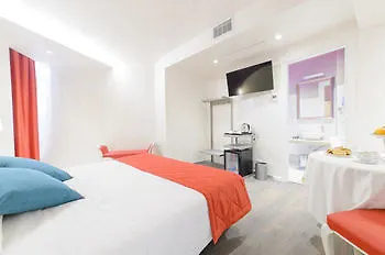מלון Vespasiano 4*