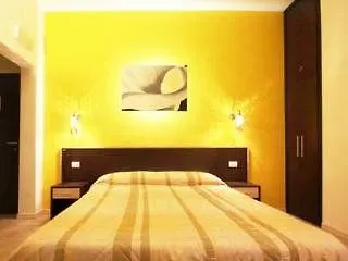 Flowerome Bed and Breakfast 2*