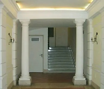 Hotel Opera 2*