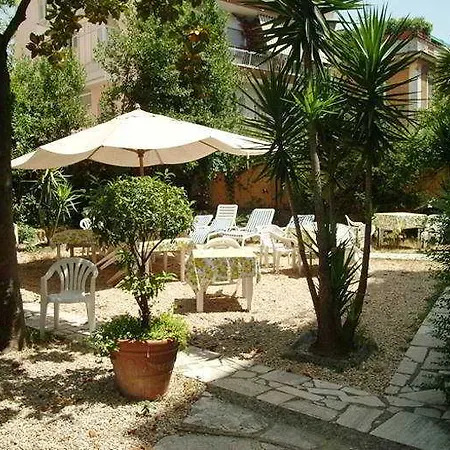 Delle Muse מלון