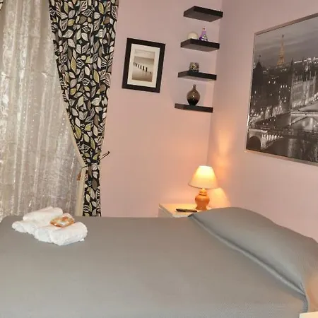 Bed & Breakfast Romerooms 3*