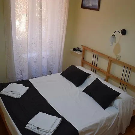 Sara Guest house