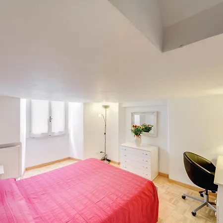 120 M2, 2 Yatak Odalı, 1 Banyolu , Navona Bölgesinde Daire