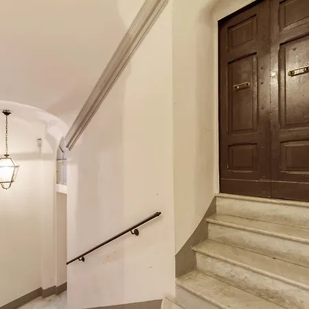 120 M2, 2 Yatak Odalı, 1 Banyolu , Navona Bölgesinde