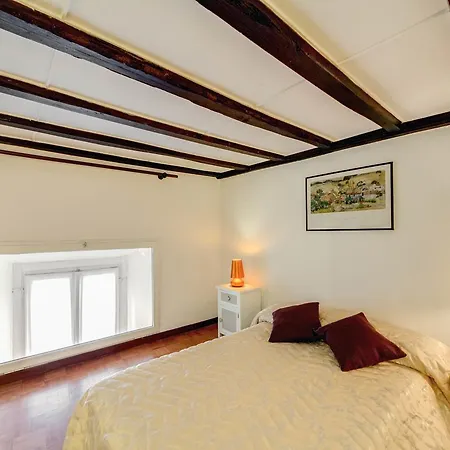 120 M2, 2 Yatak Odalı, 1 Banyolu , Navona Bölgesinde Roma