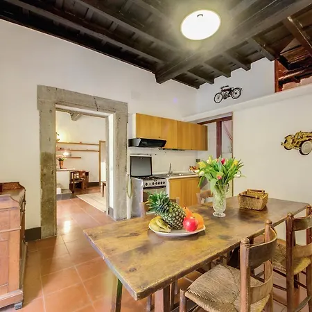 120 M2, 2 Yatak Odalı, 1 Banyolu , Navona Bölgesinde * Roma