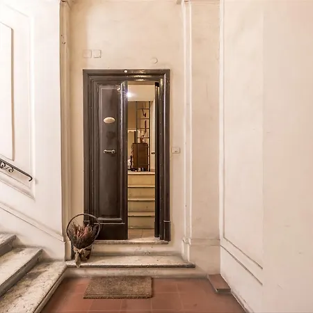 Palazzo Farnese Historical Apartment Rome