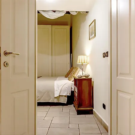 Apartment Palazzo Farnese Historical Rome
