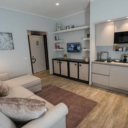 Laura Family Apartment *