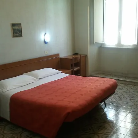 Hotel Cathrine 2*