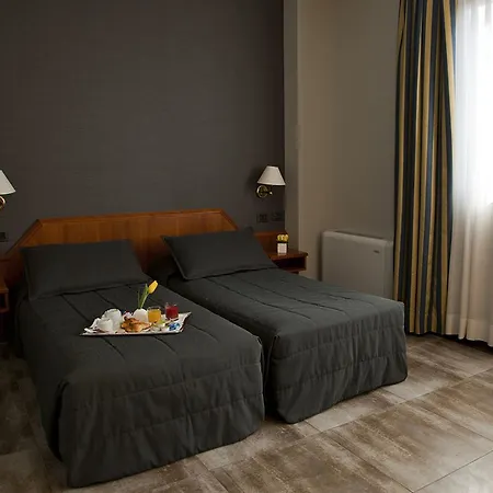 Hotel Zone 4*