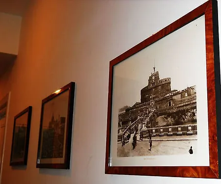 Federico Oda ve Kahvaltı Roma