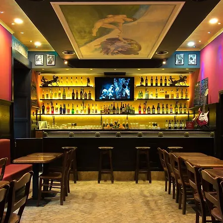 Alessandro Palace & Bar Hostel *