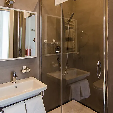 We Love Roma Guest House Guest house Rome