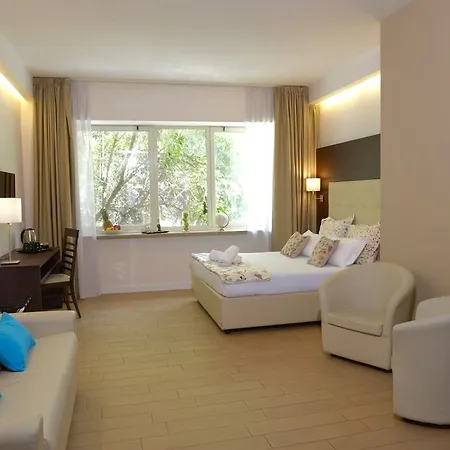 Residenza Flaminio Gaio *