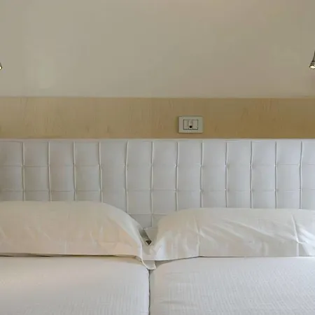 Leonardo Boutique Termini 4* Řím