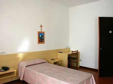 Hotel Casa Per Ferie Eremo Santa Rosa Da Lima 2*