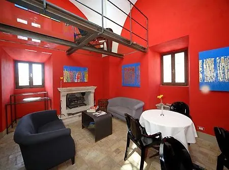 Alojamento de Acomodação e Pequeno-almoço Residenza Torre Colonna 4*