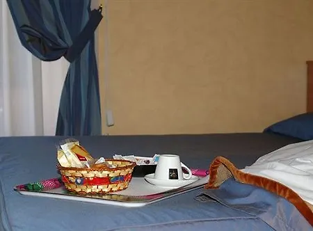 Hotel Roi *