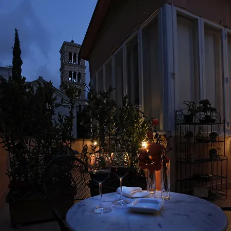 Oda ve Kahvaltı Aenea 3*