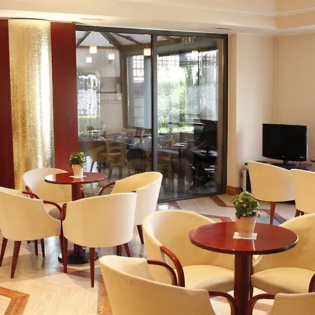 The Smooth Hotel