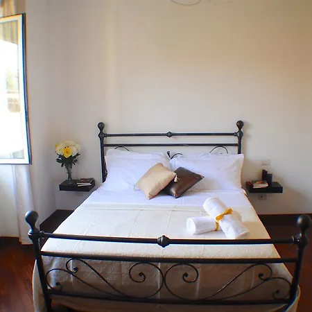 Couette-café Little Rhome 2*