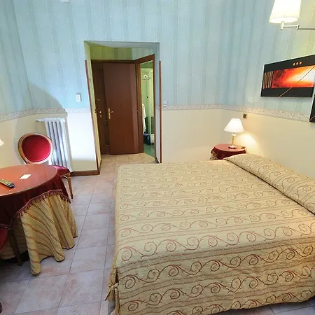 Sweet Hotel 2*