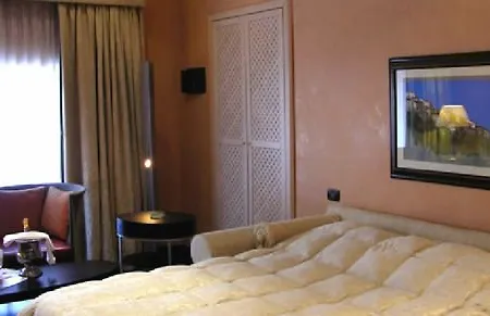 Colosseo Hotel 2*