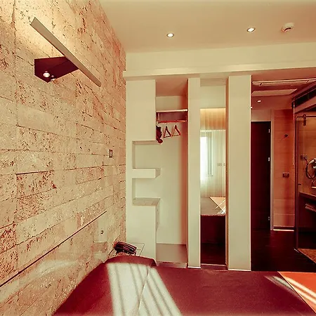 Ways Garden & Leisure Hotel