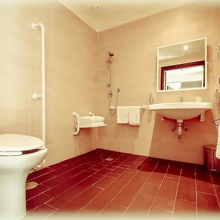 Hotel Ways Garden & Leisure